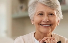 Người phụ nữ 66 tuổi có xương "chắc khỏe" như thanh niên, 4 thói quen ngừa loãng xương của bà rất dễ học hỏi