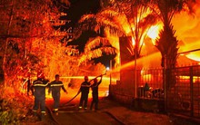 Điều tra vụ cháy lớn trong đêm ở Đồng Nai