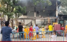 TP.HCM: Cháy khu vui chơi thiếu nhi, nhiều người tháo chạy
