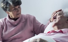 Vì sao phụ nữ sống thọ hơn nam giới?