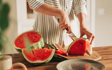 Bác sĩ tiêu hóa khuyên dùng món ăn nhẹ là 4 loại quả này để giảm nguy cơ ung thư ruột