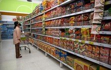 Vì đâu nhiều quốc gia Đông Nam Á, từ Singapore, Thái Lan đến Indonesia đang phát tiền cho người dân?