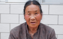 63 tuổi, tôi dùng hết tiền tiết kiệm làm phần thưởng chia đều cho cháu gái và cháu trai cùng đậu đại học nhưng con dâu tôi không đồng ý: Cháu nội đích tôn duy nhất của gia tộc phải được thừa kế toàn bộ!