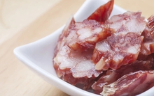 Người phụ nữ bị mù mắt trái sau khi ăn lạp xưởng trong 1 tuần, Tết này cần tránh vài thực phẩm để an toàn