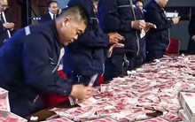 Công ty thưởng Tết 343 tỷ đồng bằng trò đếm tiền: Người nhanh tay thậm chí kiếm được hơn 340 triệu đồng