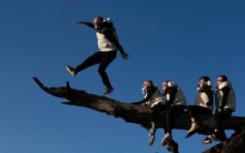 Gia đình 3 thế hệ khởi đầu năm mới rực rỡ với hành trình chinh phục một trong những đỉnh núi đẹp nhất Việt Nam