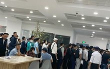 Hà Nội tái diễn cảnh xếp hàng cấp đổi giấy phép lái xe