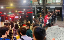 Cơn sốt “Đào, phở và piano” khiến giới trẻ Hà Nội săn vé như sinh viên đăng ký tín chỉ, cảnh tượng người xếp hàng dài còn khó tin hơn