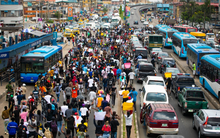 CNBC: Là nền kinh tế lớn nhất một lục địa, quốc gia này lại phải đương đầu với hàng loạt cú sốc, đến điện cũng không đủ dùng...