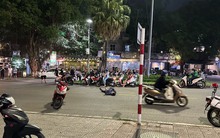 Người đàn ông "nằm vạ" giữa đường khi bị yêu cầu đo nồng độ cồn