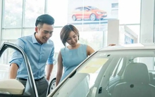 Cặp vợ chồng trẻ quyết định mua ô tô và tiếp tục thuê nhà ở mặc dù bị bố mẹ phản đối kịch liệt