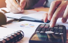 Nhiều người 'đi làm như đi chơi' nhưng cứ đòi thưởng Tết cao