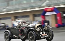 Dàn ô tô cổ nổi tiếng thế giới tới Hà Nội 'du xuân'