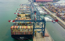 Hàng hóa thông qua cảng biển tăng mạnh