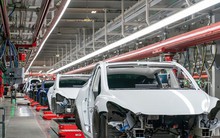 Các hãng ô tô thận trọng trong điều chỉnh chiến lược xe điện