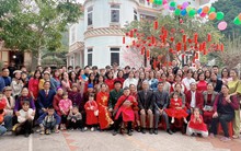 Đại gia đình ở Thái Nguyên có 160 người: Họ hàng quên tên nhau, chóng mặt vì khoản phát lì xì