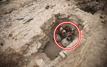 Khai quật khảo cổ ở đỉnh kim tự tháp, chuyên gia kinh ngạc tìm thấy xác ướp còn nguyên cả tóc