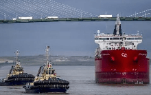 Một 'lỗ hổng' của EU giúp Nga 'bội thu' hàng tỷ USD từ dầu mỏ, sức hấp dẫn khiến nhiều quốc gia muốn làm ngơ không được