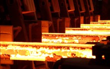 Cổ phiếu thép bất ngờ nổi sóng, Hòa Phát (HPG) khớp lệnh chóng mặt