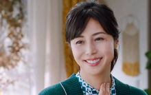 Biểu tượng sắc đẹp xứ Phù Tang tuổi 50 vẫn có dáng thon, mặt xinh: 1 hành động trước khi ăn rất đáng học hỏi