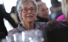 ‘Bà cụ’ 93 tuổi bất ngờ nhận được 1 tỷ USD cổ phiếu Berkshire Hathaway, quyết định sau đó còn khiến nhiều người ngạc nhiên hơn