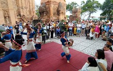 Cần chiến lược đón khách Trung Quốc