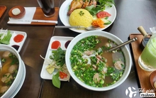 Có gì trong chuỗi cửa hàng của ông Đặng Lê Nguyên Vũ trên đất Trung Quốc: Bánh mì 200 nghìn đồng, phở 260 nghìn đồng…