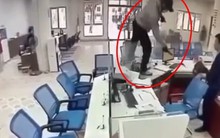 Công an Nghệ An phát thông báo truy tìm tên cướp ngân hàng