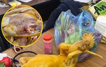 Mua gà cúng luộc sẵn, cô gái nhận cái kết bực bội vì người bán hàng không có tâm