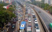 Đường vành đai hướng ra khỏi Hà Nội tắc từ sớm, gần 1 tiếng mới đi được 1km