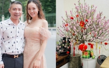 Vợ NSND Công Lý hé lộ góc nhỏ phòng khách đầy hoa tươi ngày cận Tết, bảo sao được khen là nàng dâu đảm đang