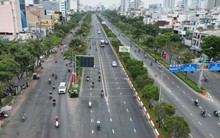 Khác lạ cảnh đường phố TP.HCM 'dễ thở' ngày cận Tết