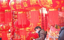 Người dân Trung Quốc tưng bừng chuẩn bị đón Tết Giáp Thìn 2024