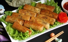 Gói sẵn nem cất tủ đá cho ngày Tết, có nguy hại sức khỏe?