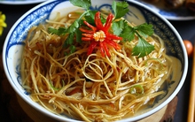 Nấu canh măng khô cúng Tất niên Tết Giáp Thìn 2024 nhớ làm thêm 1 bước này để loại bỏ hết độc tố, măng giòn ngon hơn