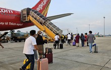 Tăng trần giá vé máy bay gây tác động ra sao?