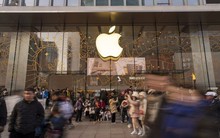 Trong cái rủi có cái may: Apple từ bỏ làm xe điện nhưng nhà đầu tư vui như Tết, giấc mơ vận hành AI thông qua iPhone sắp thành hiện thực