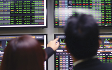 Các sếp của Hòa Phát, Hưng Thịnh,... tranh thủ chốt lời cổ phiếu