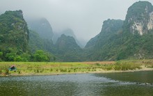 Phát hiện thảo nguyên xanh cách Hà Nội chưa tới 100km, được so sánh như “vịnh Hạ Long trên cạn”
