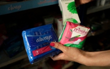 Mỗi người phụ nữ phải trả bao nhiêu tiền mua băng vệ sinh cho các kỳ kinh nguyệt suốt cuộc đời? Câu trả lời khiến nhiều chị em ngỡ ngàng