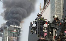 Nhân chứng kể lại giây phút phát hiện vụ cháy trên nóc tòa OCD: "Nhiều tiếng nổ phát ra khiến ai cũng hoảng sợ"