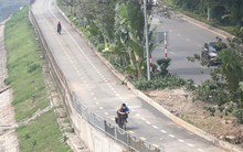 Đường dành riêng cho xe đạp ở Hà Nội vắng hoe sau một tháng