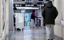 Tình cảnh sau 25 ngày khủng hoảng y tế tại Hàn Quốc: Nhiều bệnh nhân chấp nhận "án tử", người thân bất lực trước hiện thực đau lòng