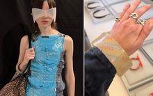 Hãng thời trang xa xỉ gây sốc với chiếc vòng tay y hệt cuộn băng dính