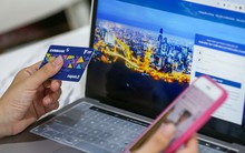 Méo mặt với phí, lãi thẻ ngân hàng