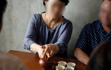 Có một kiểu gọi là "cha mẹ nghèo giấu mặt", bề ngoài lung linh nhưng sâu bên trong là cay đắng: Yêu con hay tạo gánh nặng?