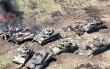 Phương Tây biến Ukraine thành bãi rác vũ khí cũ