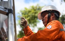 Khách hàng lo hóa đơn tiền điện tăng