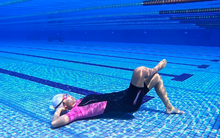 Cô gái “flex” khả năng ngủ được dưới nước: Dân mạng trầm trồ đoán "tương lai đi thi Olympic", hoá ra là cái tên mà ai cũng biết