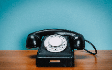 "Sự thật khó hiểu": Vì sao ai cũng có điện thoại di động rồi mà nhiều nhà vẫn dùng điện thoại cố định?